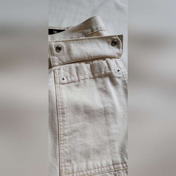 Banana Republic Harlow Denim Cargo skirt, size 10 - Picture 8 of 12